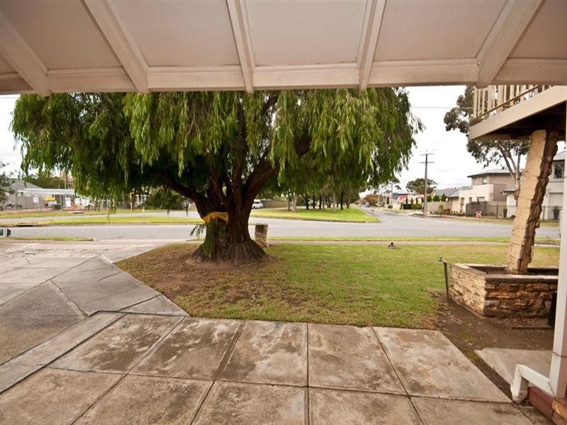 17 HMAS Australia Road, Henley Beach South SA 5022