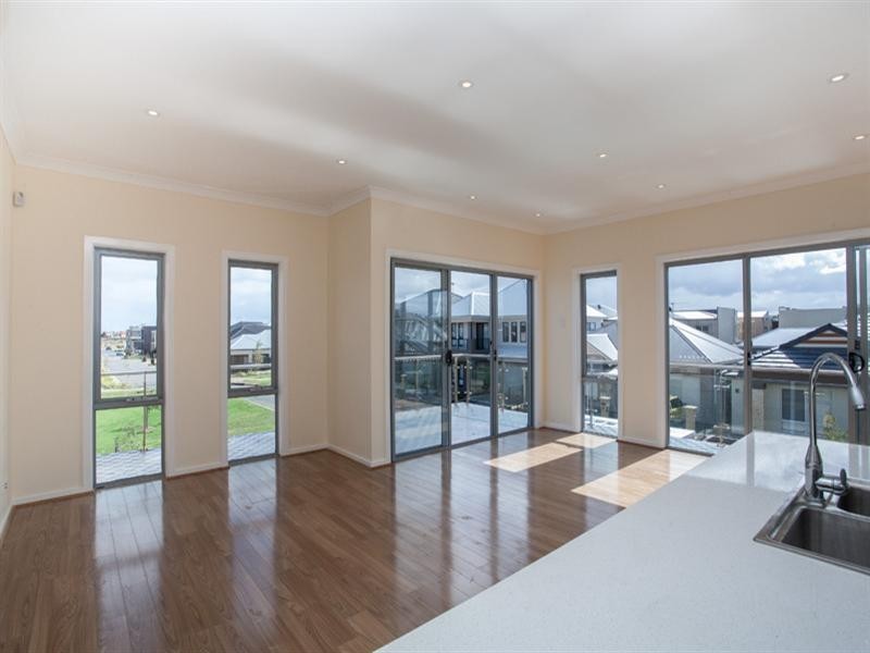 2/68 Franklin Avenue, Mawson Lakes SA 5095