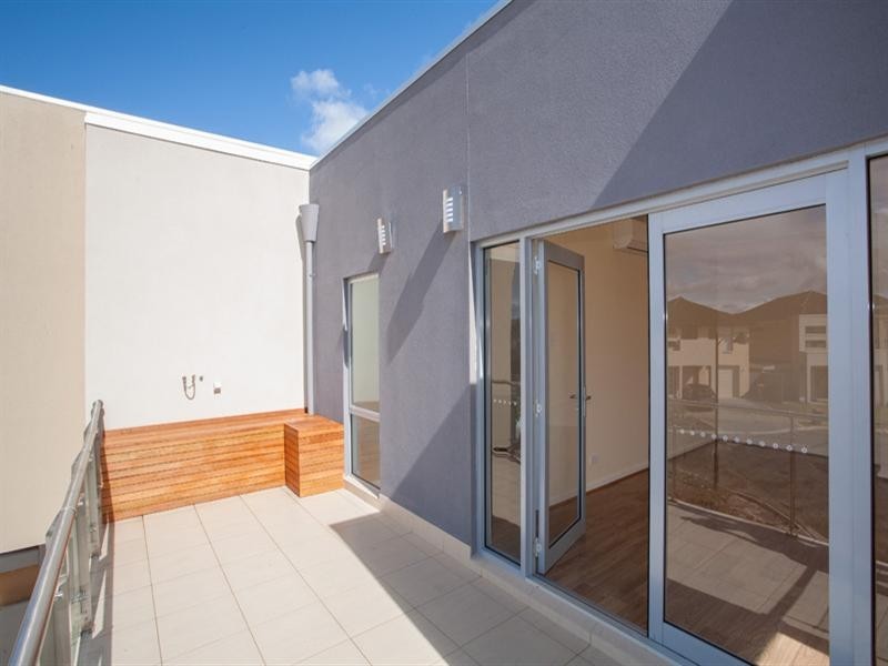 2/68 Franklin Avenue, Mawson Lakes SA 5095