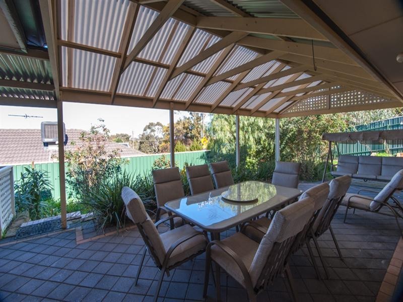 17 Merrivale Drive, Happy Valley SA 5159