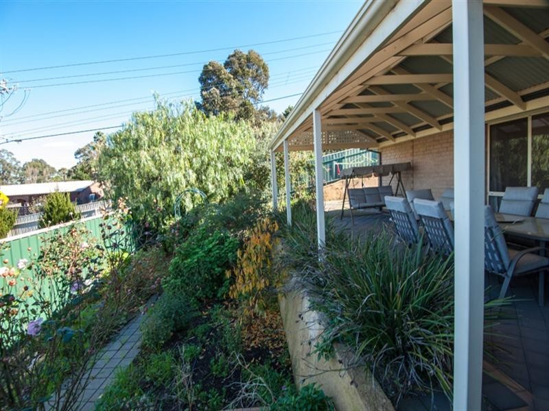 17 Merrivale Drive, Happy Valley SA 5159