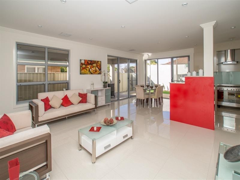 2A Lawrie Street, Henley Beach SA 5022