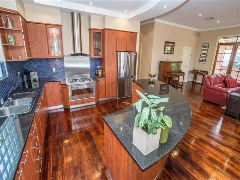 27 Welland Avenue, Welland SA 5007