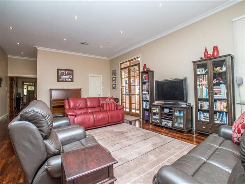 27 Welland Avenue, Welland SA 5007