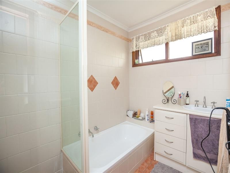 15 Fraser Avenue, Happy Valley SA 5159