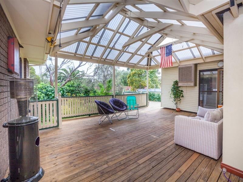 15 Fraser Avenue, Happy Valley SA 5159