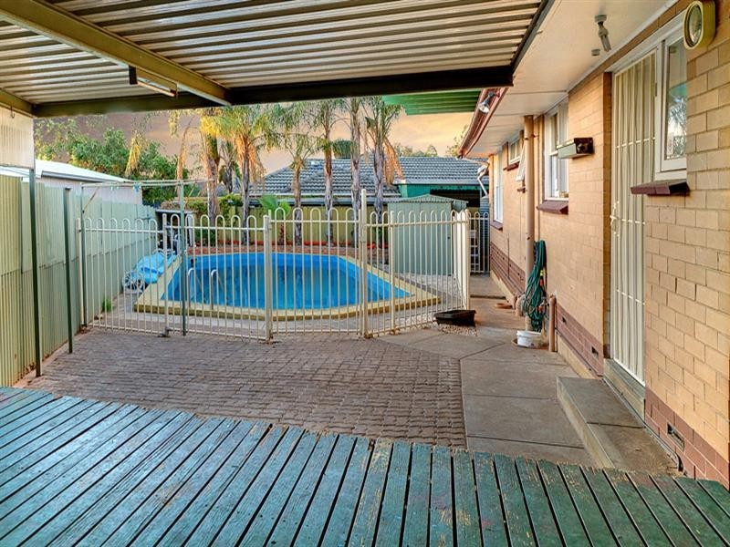 33 Balkara Road, Para Hills West SA 5096