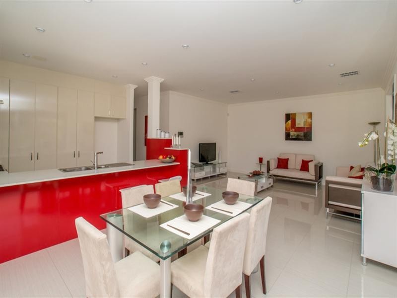 2A Lawrie Street, Henley Beach SA 5022