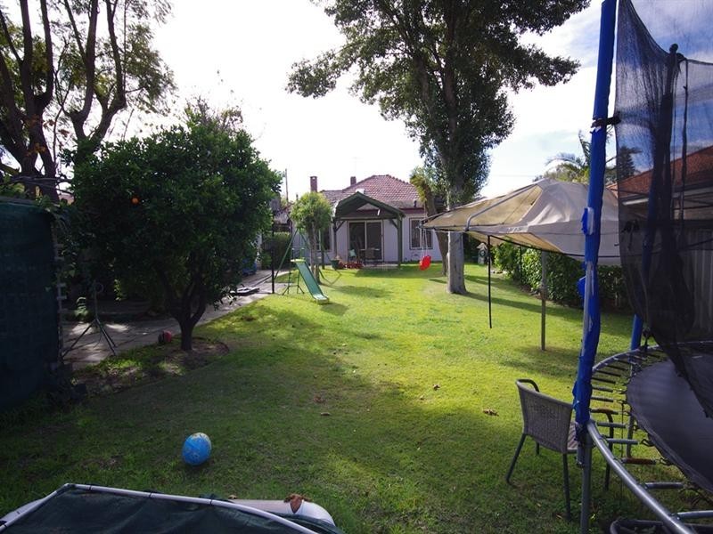 6 Welburn Street, Nollamara WA 6061