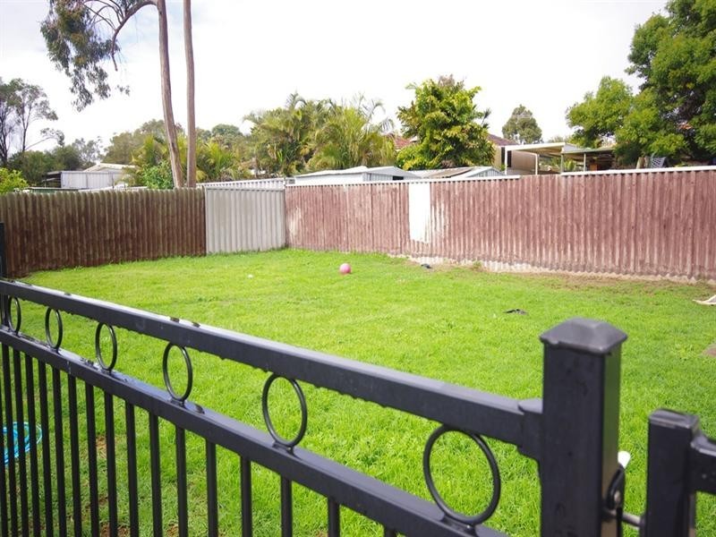 36 Calvert Way, Girrawheen WA 6064