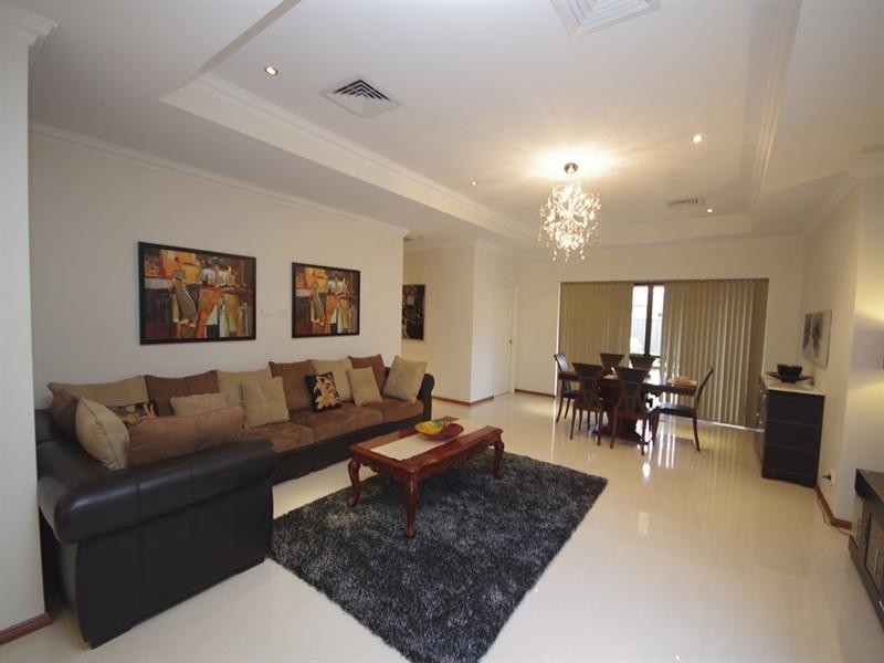 477 Kingsway, Landsdale WA 6065