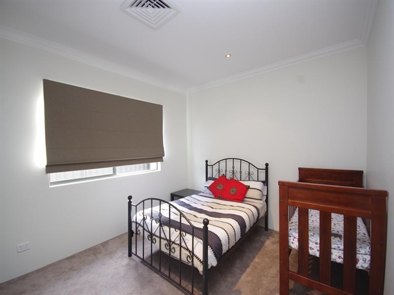 477 Kingsway, Landsdale WA 6065