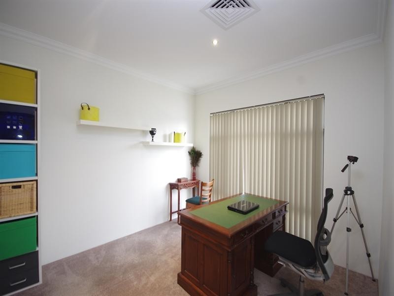 477 Kingsway, Landsdale WA 6065