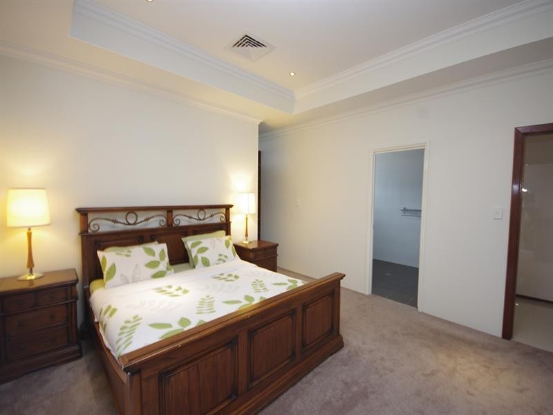 477 Kingsway, Landsdale WA 6065