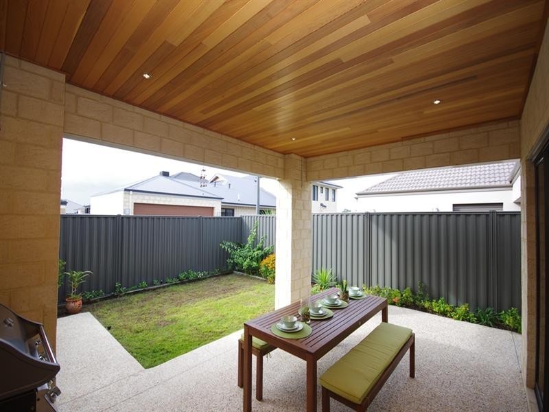 477 Kingsway, Landsdale WA 6065