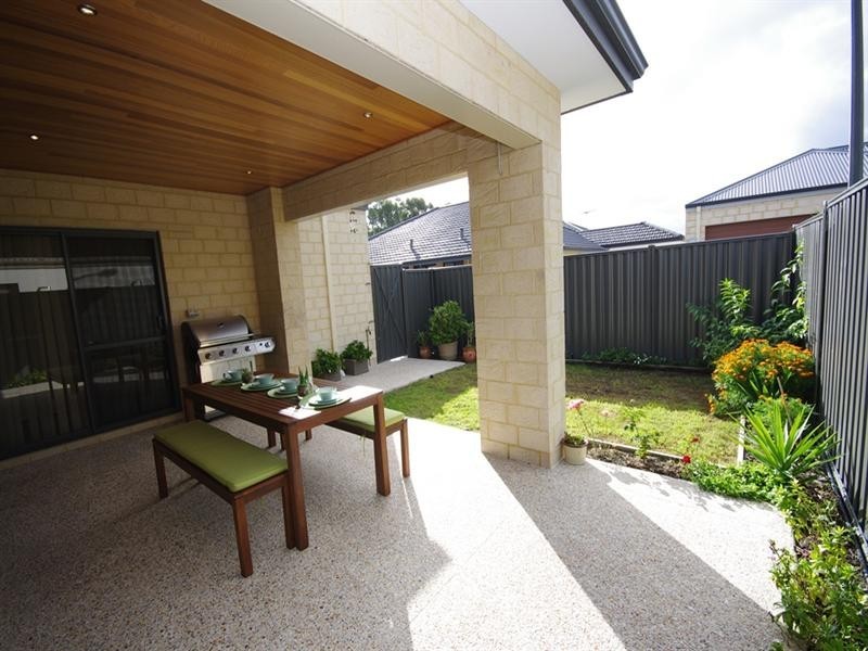 477 Kingsway, Landsdale WA 6065