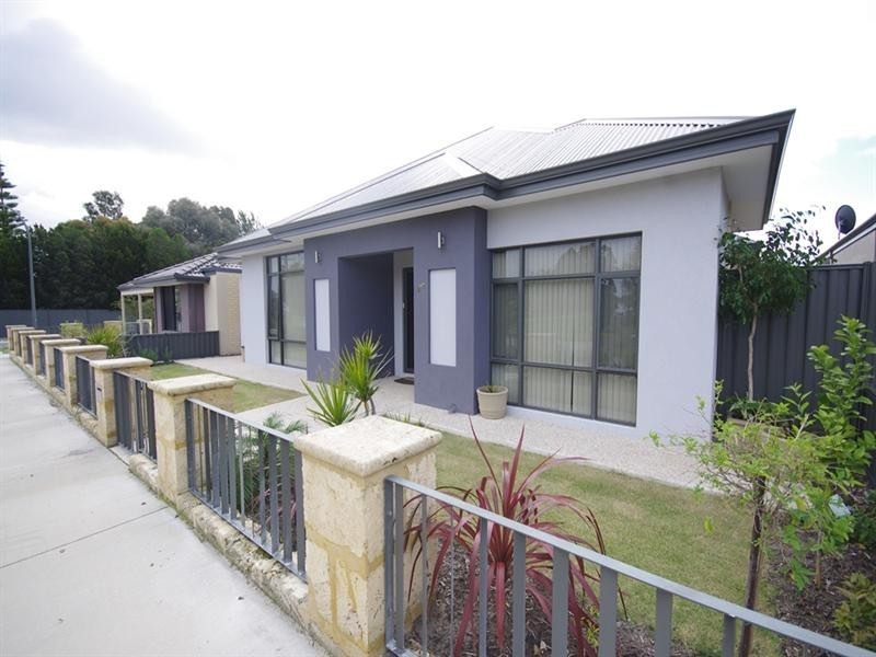 477 Kingsway, Landsdale WA 6065