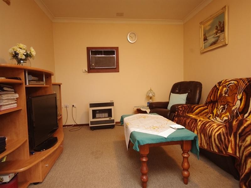 10 Reeves Court, Westminster WA 6061