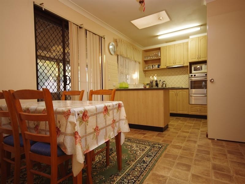 10 Reeves Court, Westminster WA 6061