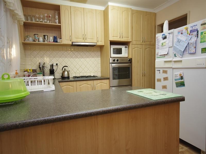 10 Reeves Court, Westminster WA 6061