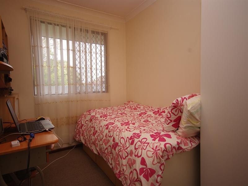 10 Reeves Court, Westminster WA 6061