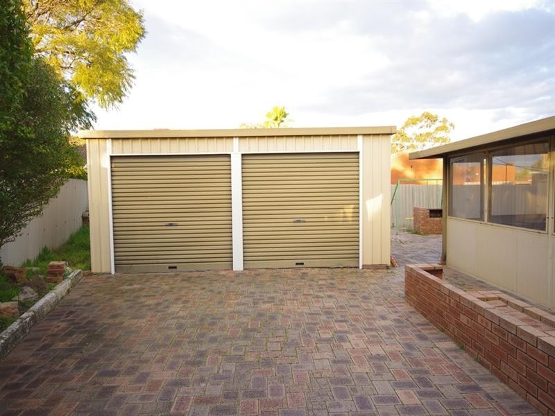 10 Reeves Court, Westminster WA 6061