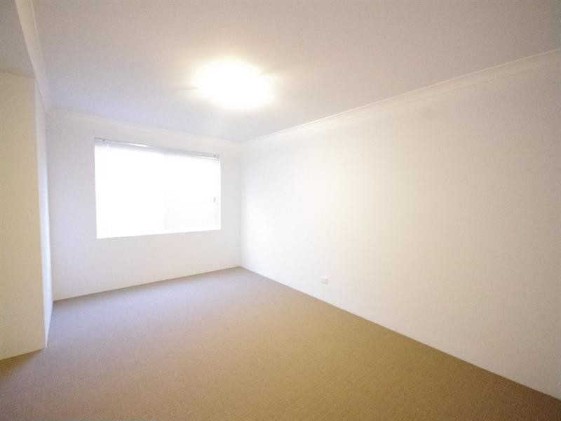 16 Hoypoy Gardens, Darch WA 6065