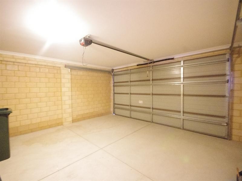 16 Hoypoy Gardens, Darch WA 6065