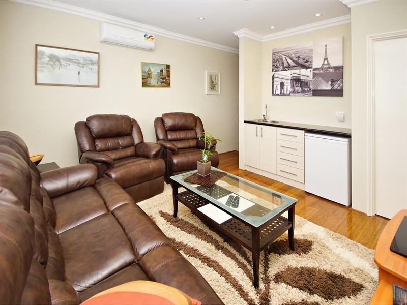 1 Playden Way, Balga WA 6061