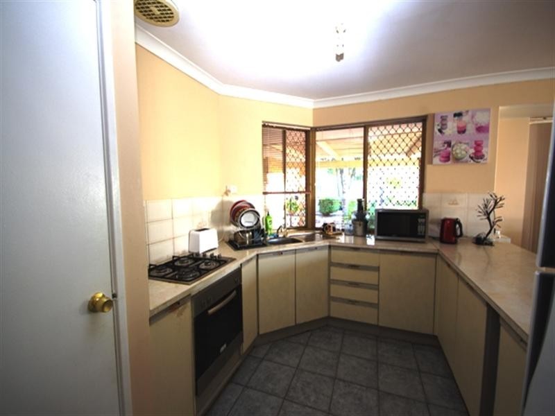 10 Palgrave Elbow, Marangaroo WA 6064