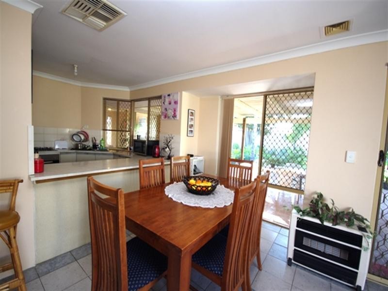 10 Palgrave Elbow, Marangaroo WA 6064