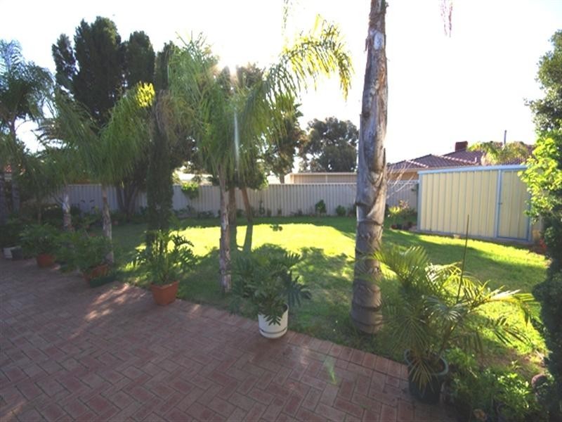 10 Palgrave Elbow, Marangaroo WA 6064