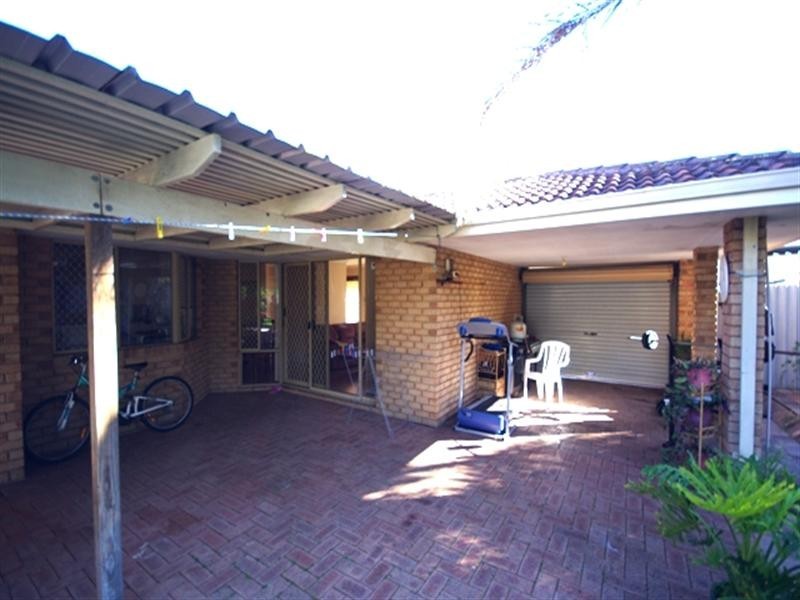 10 Palgrave Elbow, Marangaroo WA 6064