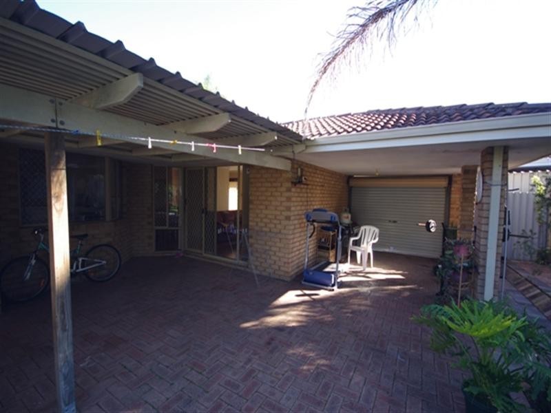 10 Palgrave Elbow, Marangaroo WA 6064