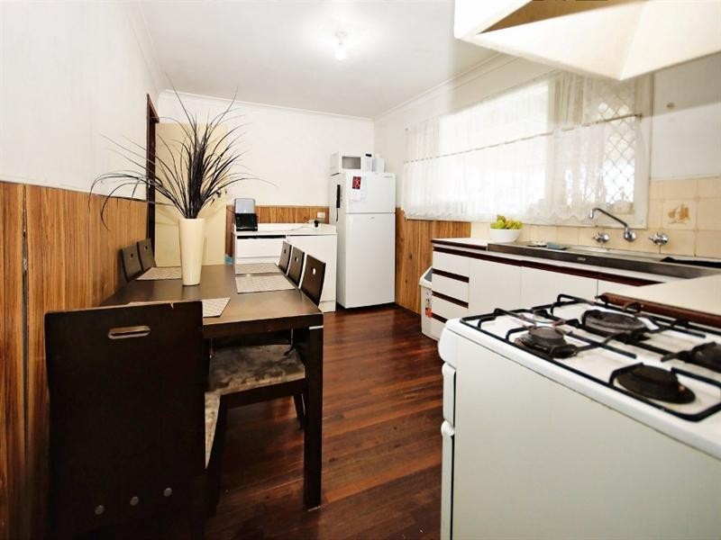 30 Mereworth Way, Girrawheen WA 6064