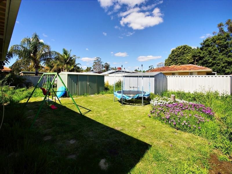 30 Mereworth Way, Girrawheen WA 6064