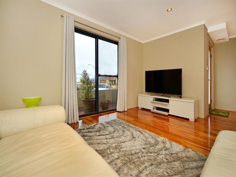 46 Hollins Bend, Madeley WA 6065