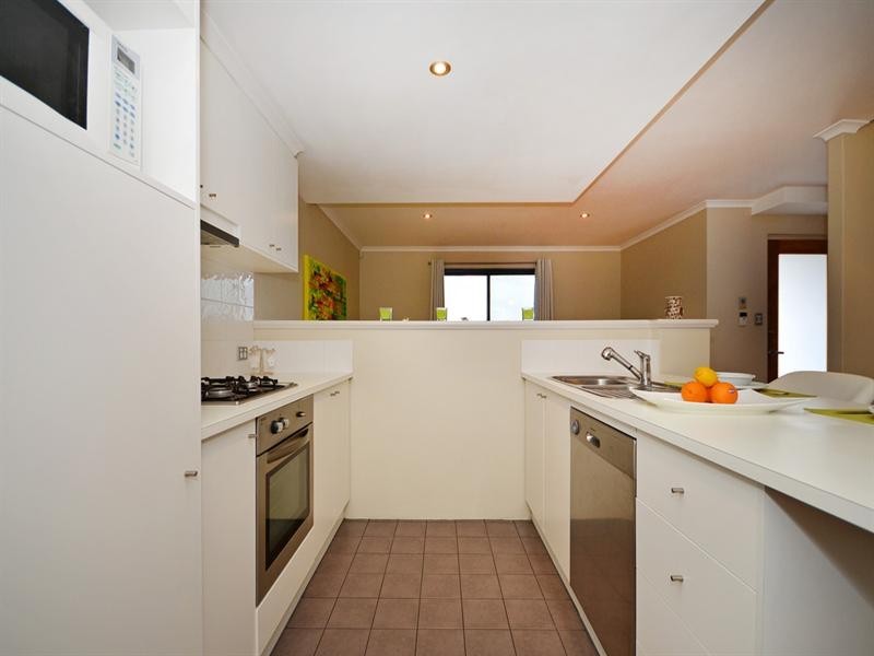 46 Hollins Bend, Madeley WA 6065