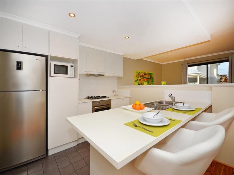 46 Hollins Bend, Madeley WA 6065