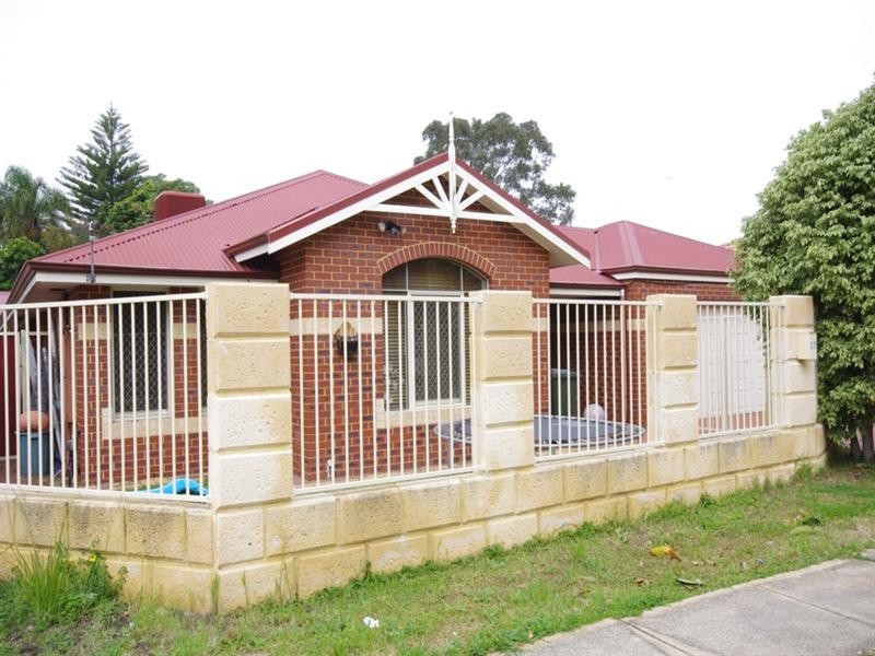 17 Ungaroo Road, Westminster WA 6061