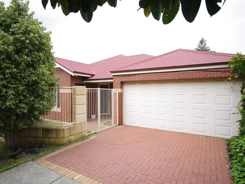 17 Ungaroo Road, Westminster WA 6061