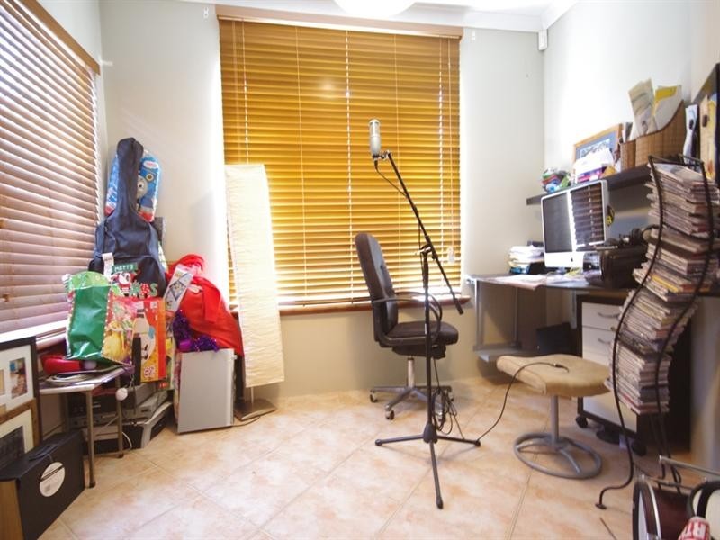 17 Ungaroo Road, Westminster WA 6061