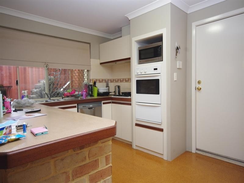 17 Ungaroo Road, Westminster WA 6061