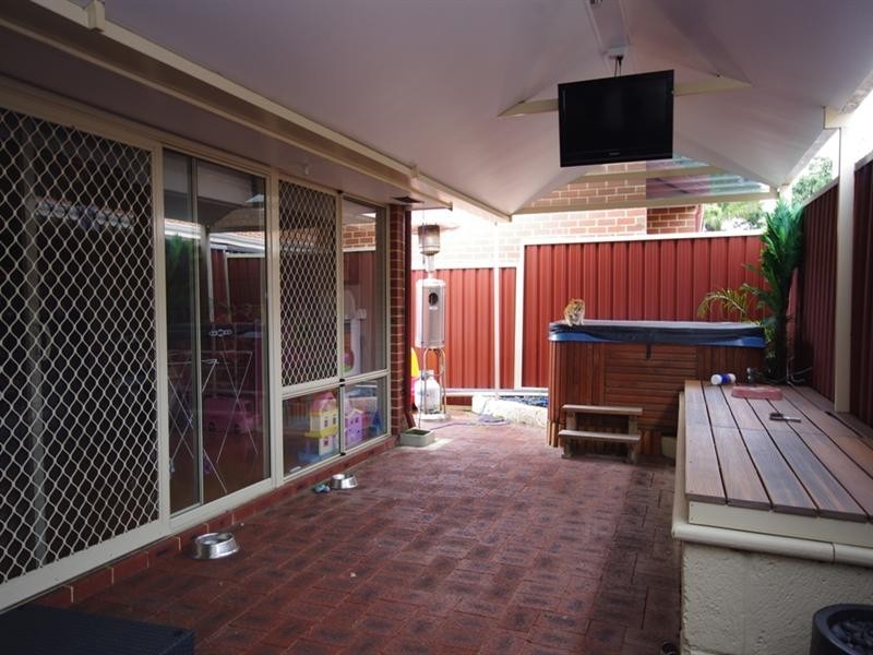 17 Ungaroo Road, Westminster WA 6061