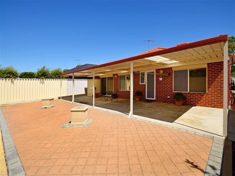 73 Rochester Circle, Balga WA 6061