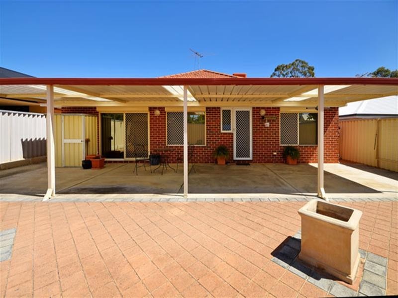 73 Rochester Circle, Balga WA 6061