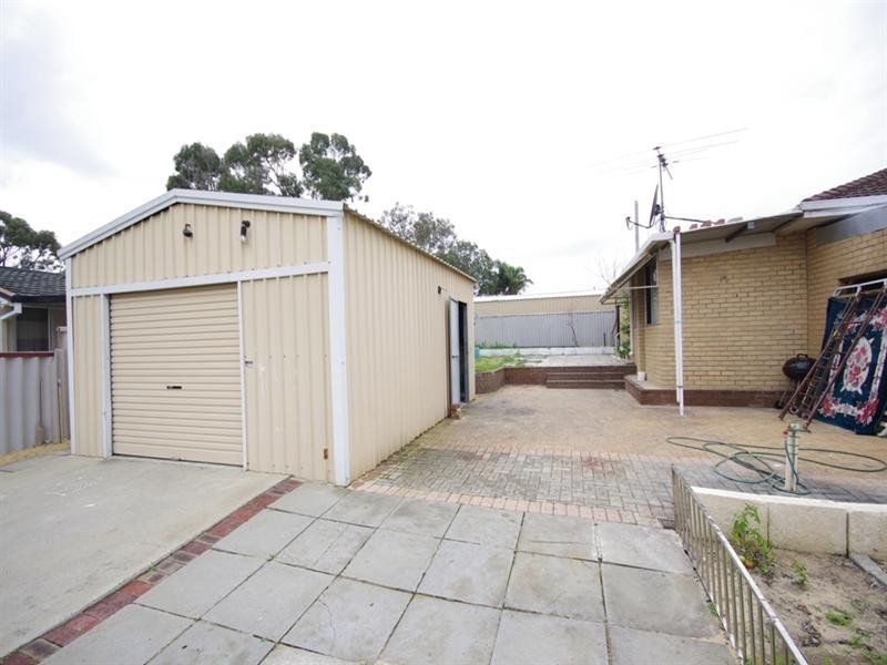 2 Ferrara Way, Girrawheen WA 6064