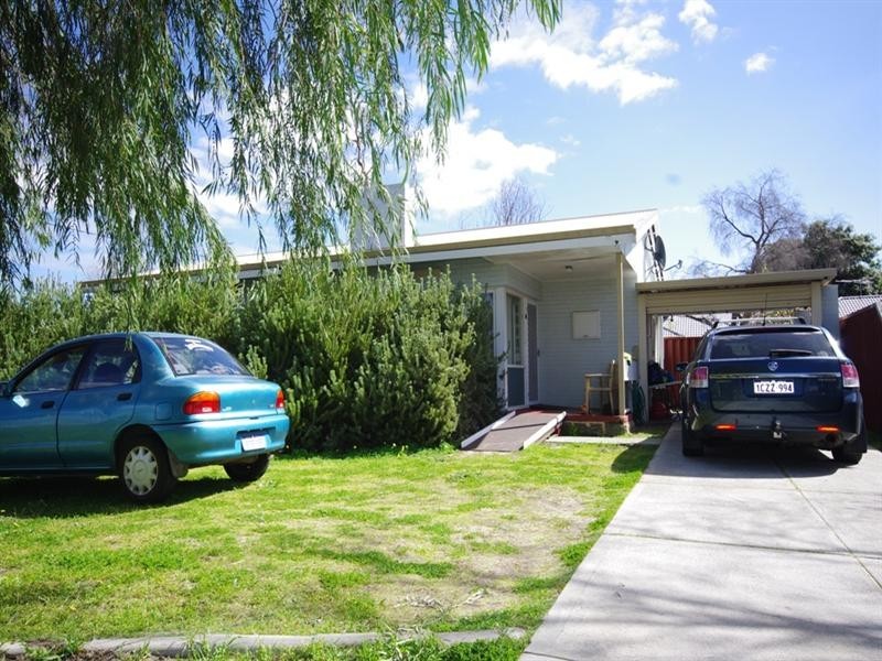 117 Ravenswood Drive, Westminster WA 6061