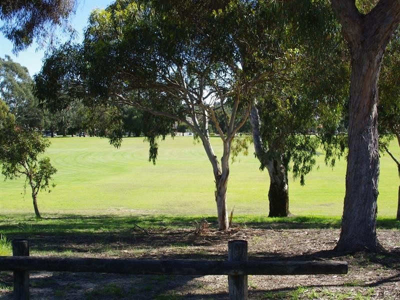 16 Arnos Way, Girrawheen WA 6064