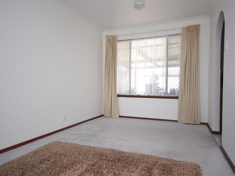 16 Arnos Way, Girrawheen WA 6064